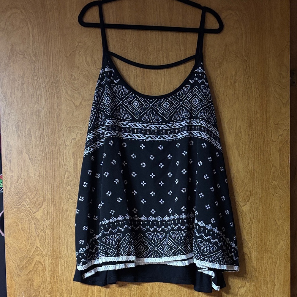 Black and White Patterned Women's Top